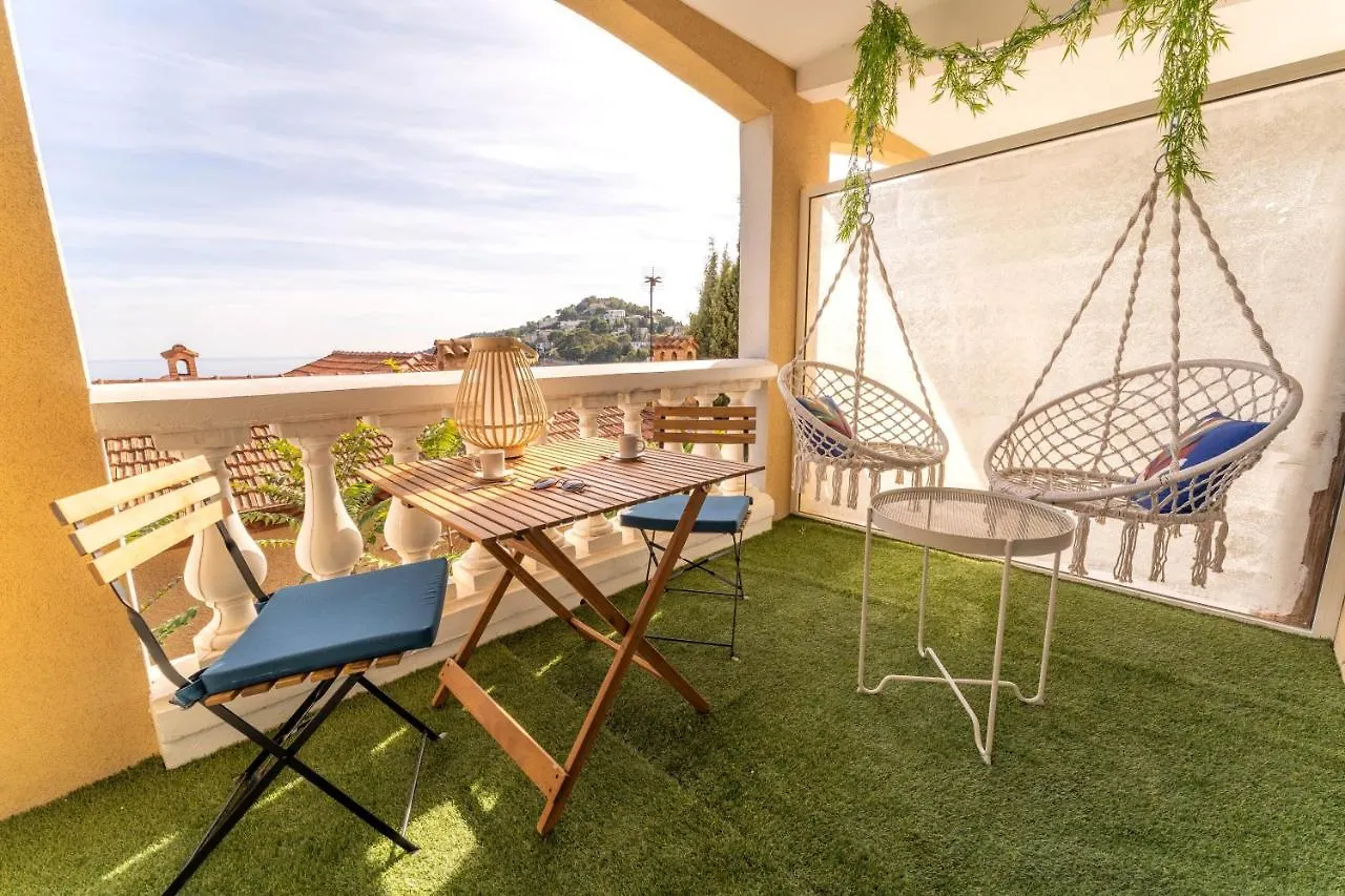 A Jacuzzi With Sea View - Duplex With 2 Terraces France